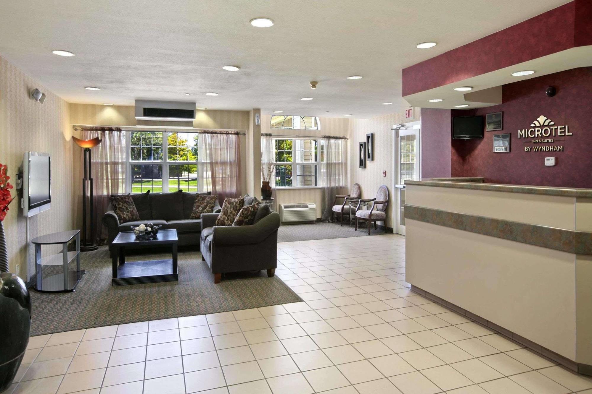 Microtel Inn & Suites Baton Rouge Interior foto