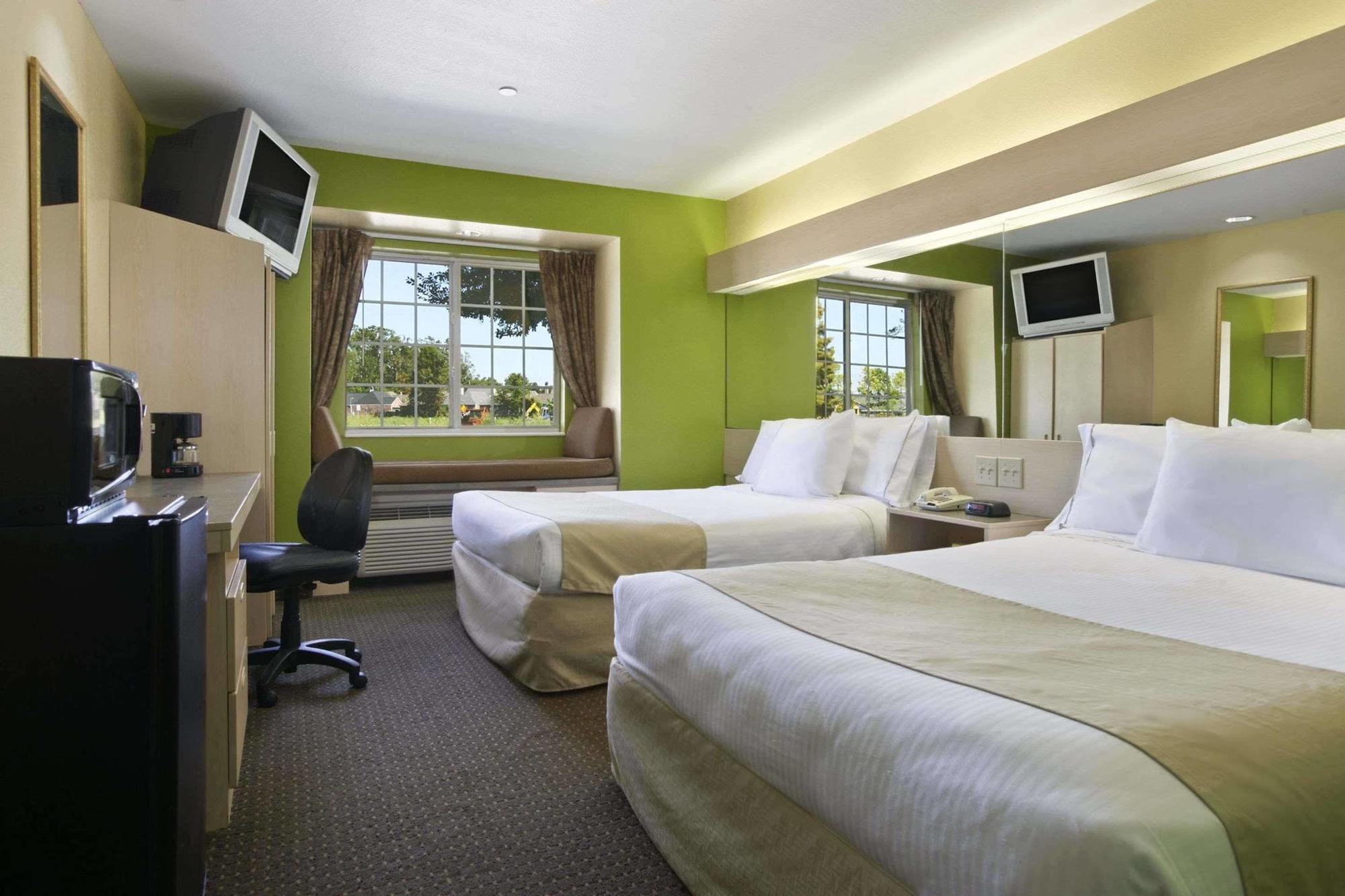 Microtel Inn & Suites Baton Rouge Habitación foto