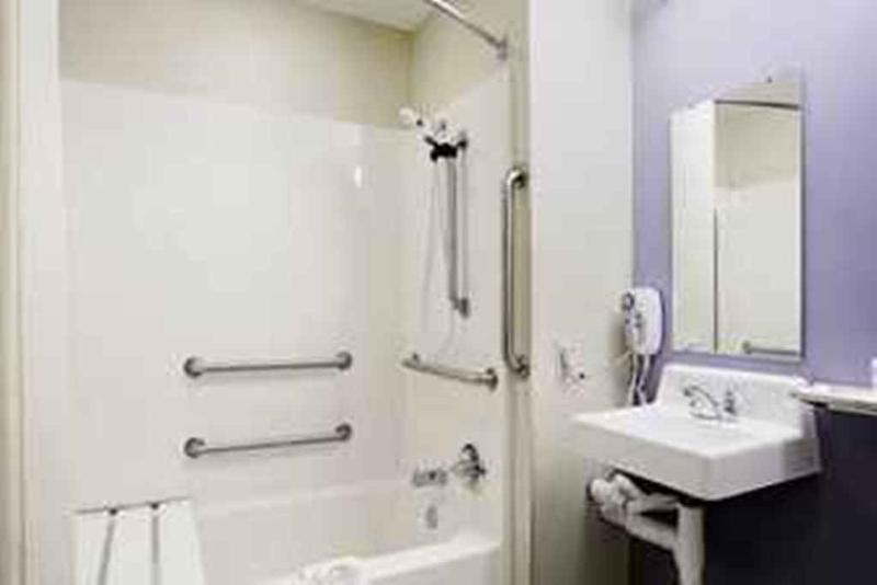 Microtel Inn & Suites Baton Rouge Habitación foto